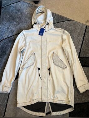 Size Medium - Levis x Patta White Tan Denim Fishtail Jacket Bleach Washed